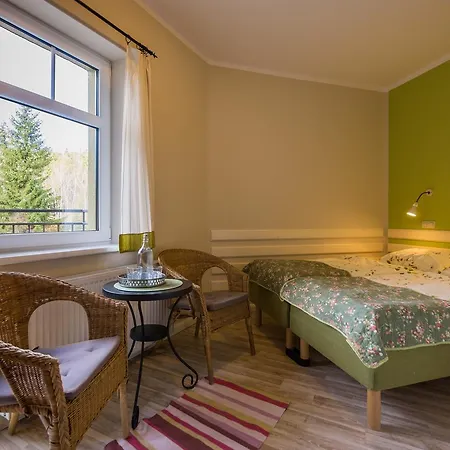 Dom Pod Koziolkami Alojamento de Acomodação e Pequeno-almoço 3*