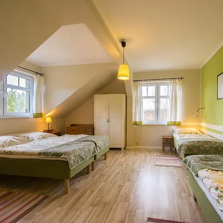 Dom Pod Koziolkami Alojamento de Acomodação e Pequeno-almoço 3*