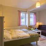 Dom Pod Koziolkami Couette-café 3*
