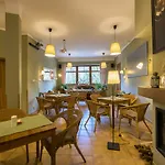 Dom Pod Koziolkami Couette-café 3*