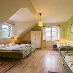 Dom Pod Koziolkami Couette-café 3*