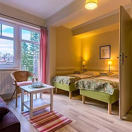 Dom Pod Koziolkami Couette-café