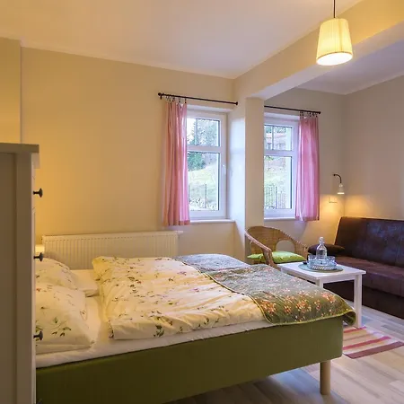 Dom Pod Koziolkami Bed & Breakfast 3*