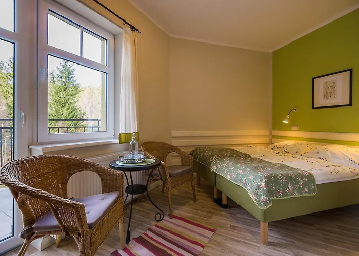 Dom Pod Koziolkami Bed & Breakfast 3*