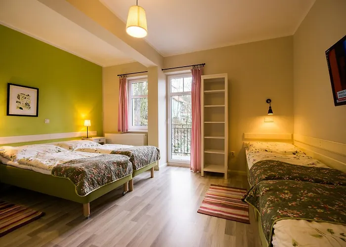 Dom Pod Koziolkami Bed & Breakfast 3*